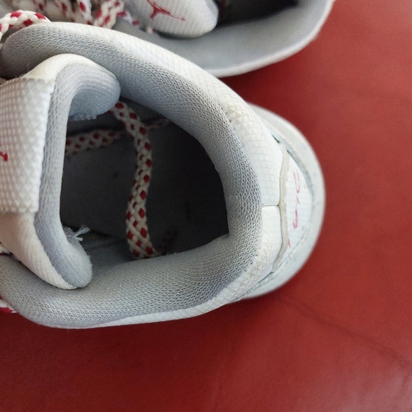 Lot Of 3 Kids Sneakers Sz 5,6,7 Jordans Adidas Shoes ( Bag C) - Picture 13 of 15